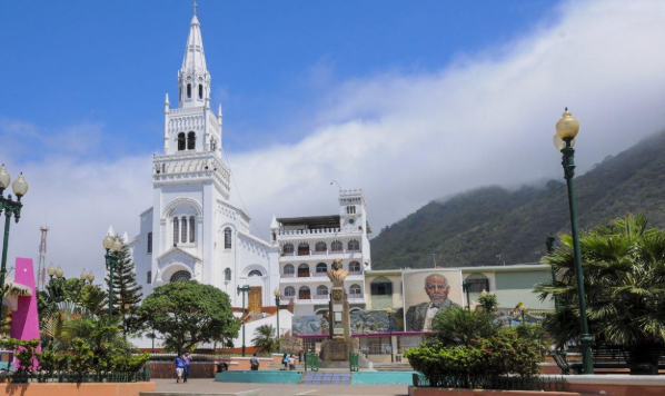 Construcción de los tres acueductos en Montecristi