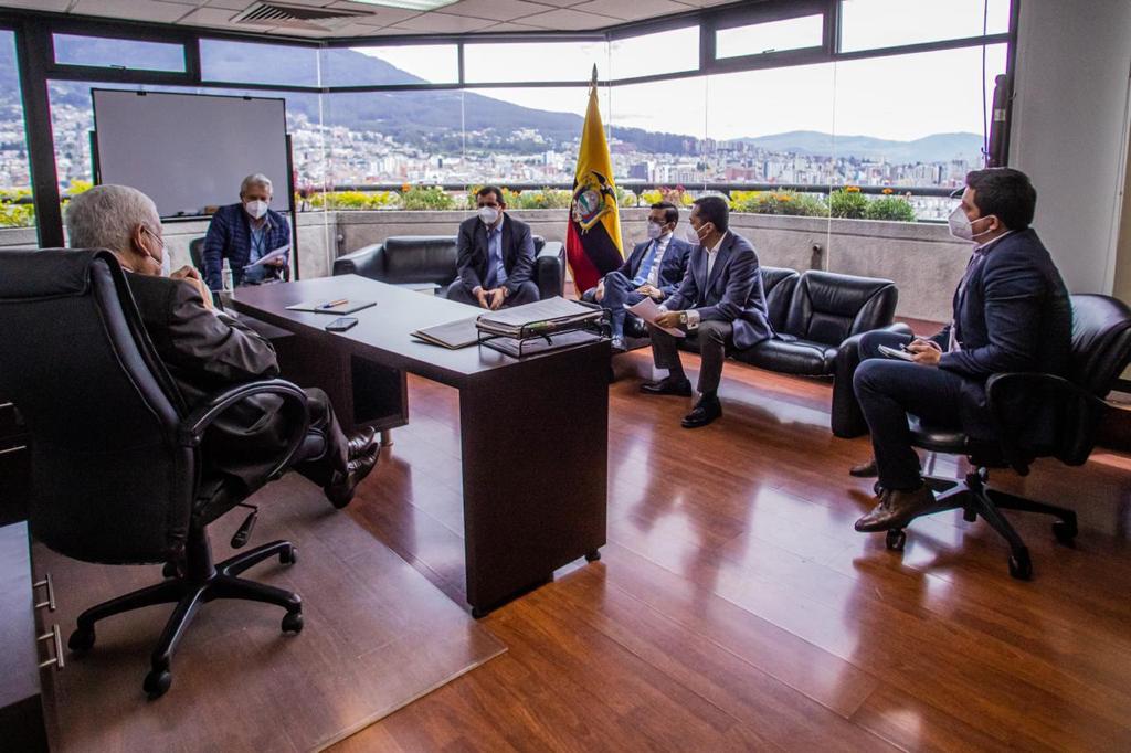 QUITO ▮ Prefecto y ministro de Transporte analizan obras para Manabí